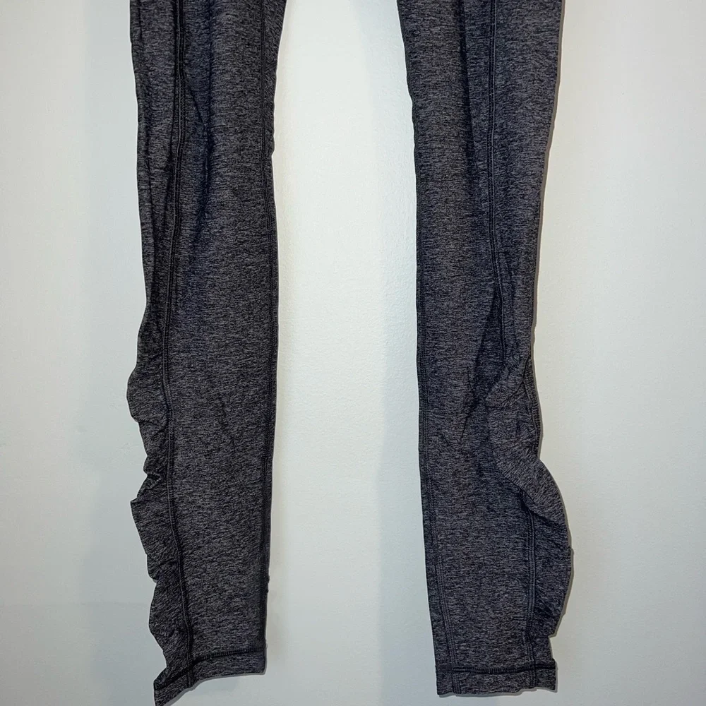 LuluLemon Wunder Train Leggings with Pockets - Picture 8 of 9